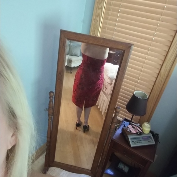 White House Black Market smokin RED dress 12 - Picture 3 of 4